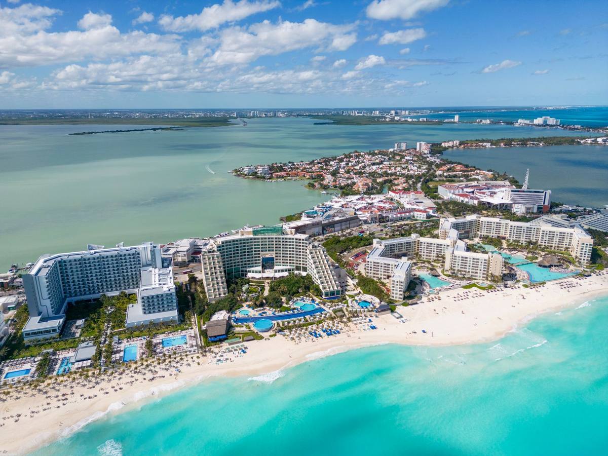 Cancún's beaches and resorts along the coast from the air
